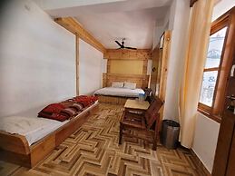 Hills Homestay and Devallya