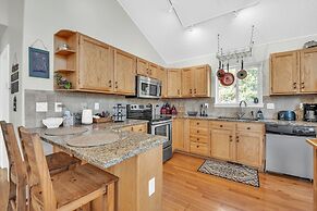 Relaxing Bailey Home 3 Bedroom Cabin