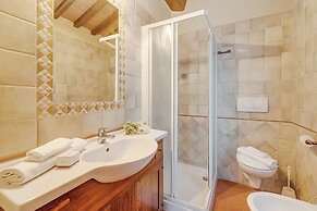 Amazing Chianti Site Olivo Shared Pool