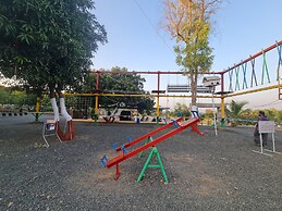 Shree Murlidhar Farm and resort