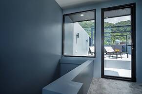 3 Double U - Kalim Sea View