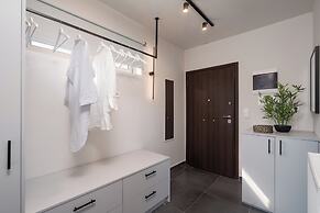 City View Penthouse with Large Terrace