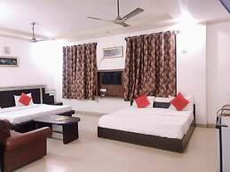 Goroomgo Prashant palace Agra