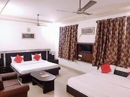 Goroomgo Prashant palace Agra