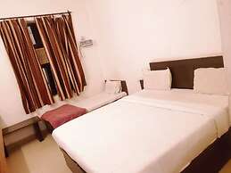 Goroomgo Prashant palace Agra