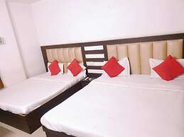 Goroomgo Prashant palace Agra