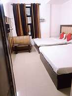 Goroomgo Prashant palace Agra