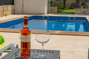 Es Desaigua - Villa With Private Pool In Llubi