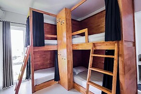 Coco & Pineapple Pants Hostel