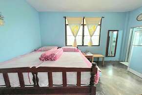 Baan Bonsuan Hill Guesthouse