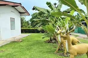 Baan Bonsuan Hill Guesthouse