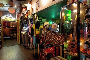 Vibes Hostel Bangkok