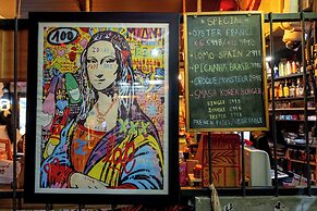 Vibes Hostel Bangkok