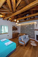 Nostos Country House