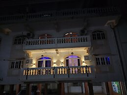 Casa De Abhishek - Breezy 2 BHK