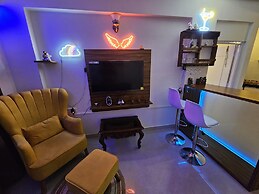 Casa De Abhishek - Breezy 2 BHK