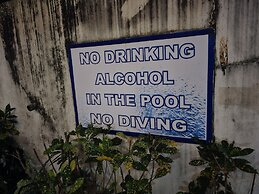 Casa De Abhishek - Breezy 2 BHK