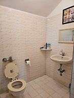 Casa De Abhishek - Breezy 2 BHK