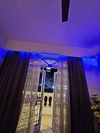 Casa De Abhishek - Breezy 2 BHK