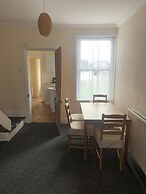 Stylish Comfotabe Riverside Cottage