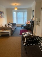 Stylish Comfotabe Riverside Cottage