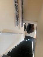 Stylish Comfotabe Riverside Cottage