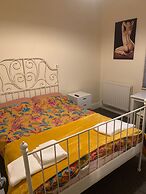 Stylish Comfotabe Riverside Cottage