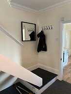 Stylish Comfotabe Riverside Cottage