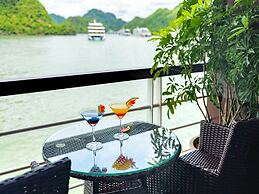 Le Journey Elegance Cruise on Lan Ha Bay