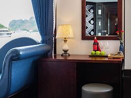Le Journey Elegance Cruise on Lan Ha Bay