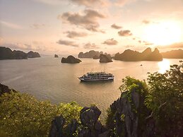 Le Journey Elegance Cruise on Lan Ha Bay