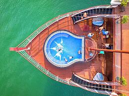 Le Journey Elegance Cruise on Lan Ha Bay