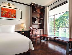 Le Journey Elegance Cruise on Lan Ha Bay