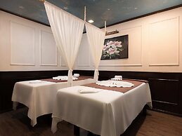 Le Journey Elegance Cruise on Lan Ha Bay