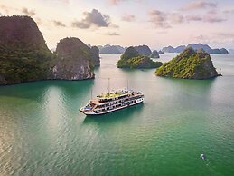 Le Journey Elegance Cruise on Lan Ha Bay
