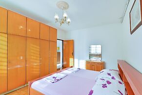 Apartment Basic Mario