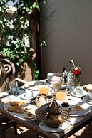 Le Singe Rose