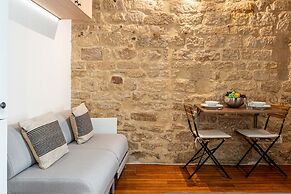 Lavie Maison Marais Studio Gem