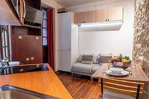 Lavie Maison Marais Studio Gem