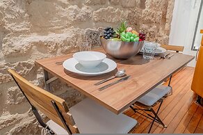 Lavie Maison Marais Studio Gem