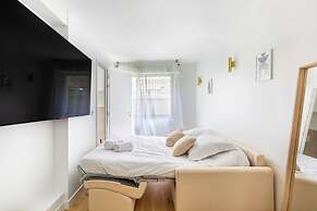 Lavie Maison Equipped Studio Chartrons