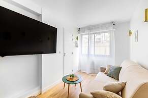 Lavie Maison Equipped Studio Chartrons