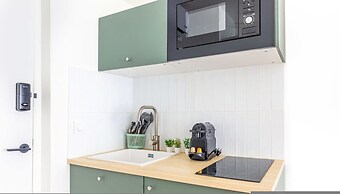Lavie Maison Equipped Studio Chartrons