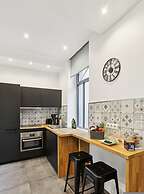 Lavie Maison House in the Marais Family