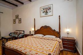 The Hive Cottage By Royal Collection