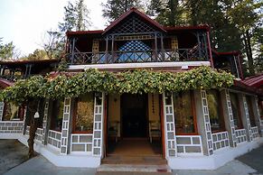 The Hive Cottage By Royal Collection