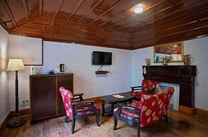 The Hive Cottage By Royal Collection