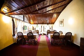 The Hive Cottage By Royal Collection