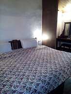 The Hive Cottage By Royal Collection