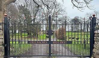 Hideaway Cottages - Greenacres Estates